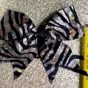 But 2 get 2 FREE!! Black and silver metallic zebra print bow!!!